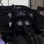 KOSO HD-03X – TFT-Cockpit-Set für Harley-Davidson™ 2014-2023 (Plug-and-Play)